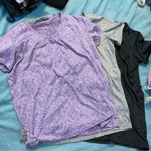 Set of 3 athletic tops